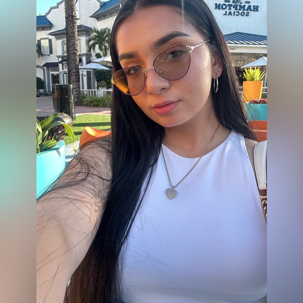 Meet your Posher, Sofia